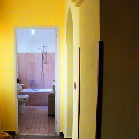 Locazione Turistica Eleonora アパート